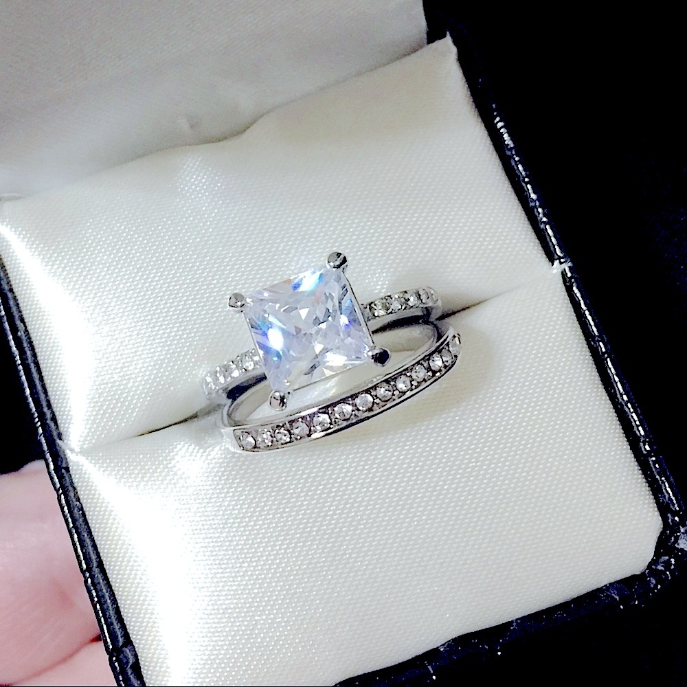 🆕Stunning Princess Cut White Sapphire Gemstone Silver Engagement Wedding Set